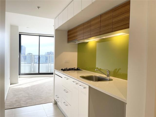 Stylish Studio Apartment with Victoria Harbour Views