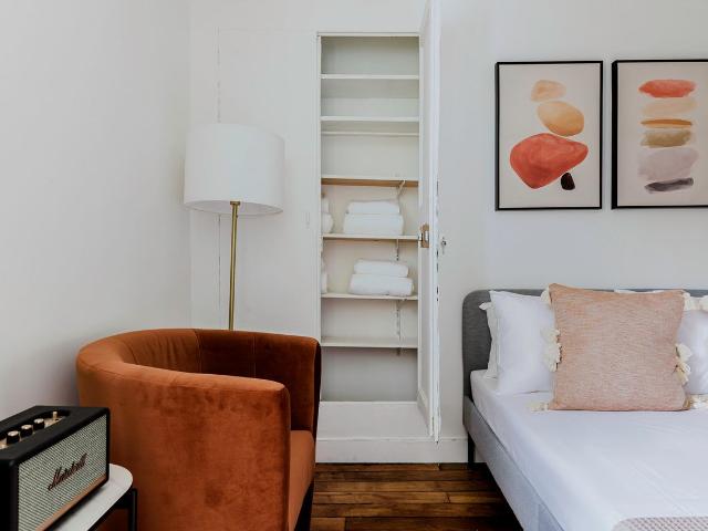 Stylish Studio in the Heart of Paris, Paris Amsterdam Apartments for Rent