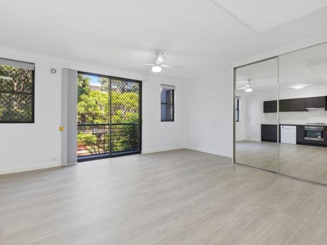 Stylish Studio Living in the Heart of Alexandria