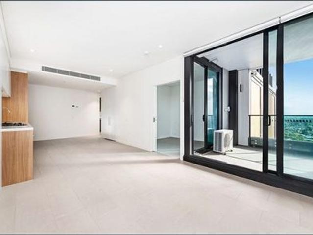 Stylish Sub Penthouse Living with Metro at Your Doorstep