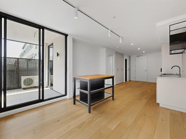 Stylish, Sun Filled Living in the Heart of Hawthorn