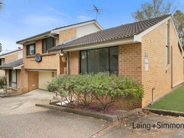 STYLISH, SUN FILLED LIVING WITH EXCEPTIONAL OUTDOOR ENTERTAINING