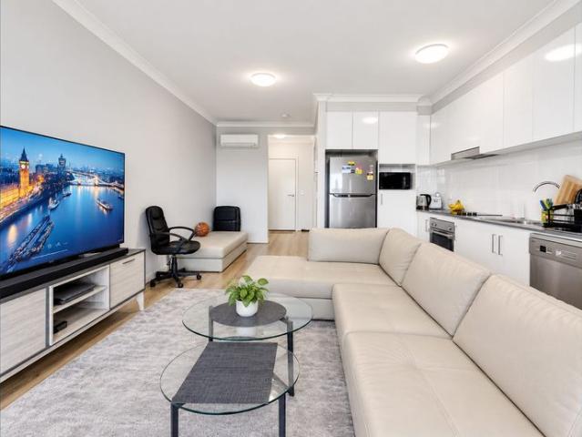 Stylish, Sun Filled Living with Parkside Views in Prospect