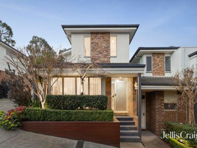 Stylish, sunlit townhouse with parkland at your doorstep