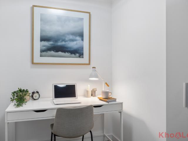 Stylish Sunlit Apartment with Park Views in Ultimo