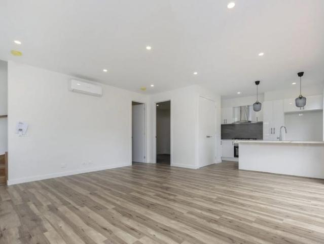Stylish & Superbly Located