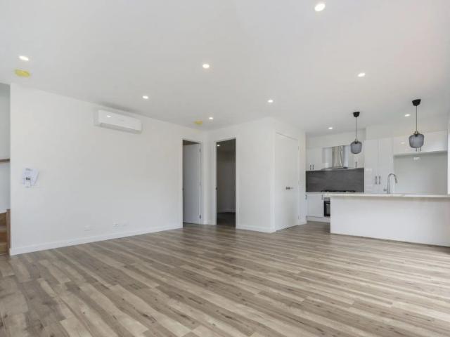Stylish & Superbly Located