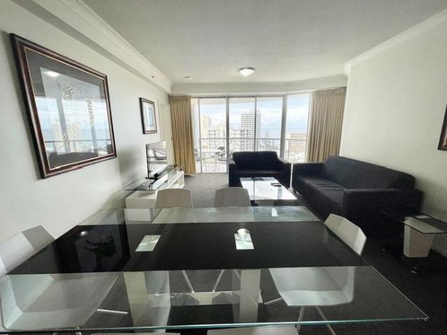 Stylish Surfers Paradise Living – Spacious 3 Bedroom Unit