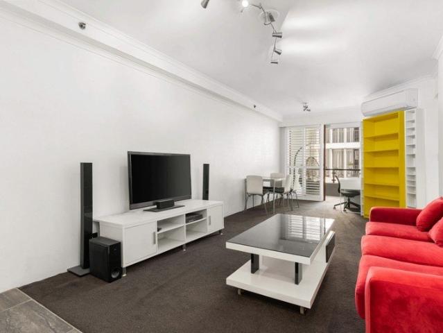 Stylish Surry Hills Living with Oversized Lock Up Garage