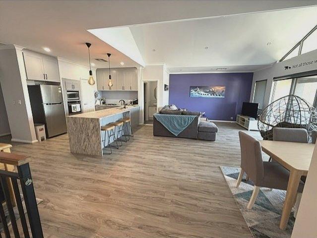 Stylish, Secure Townhouse with Ocean Views