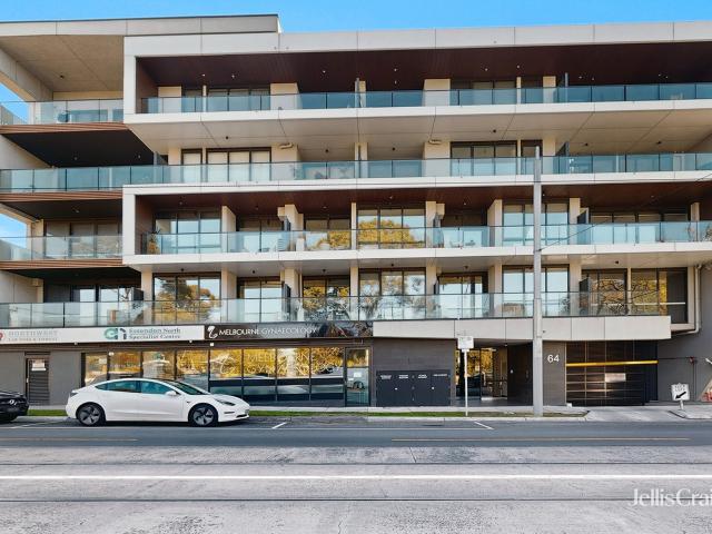 Stylish, Secure & Enviable Location!