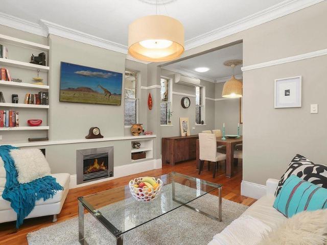 Stylish semi in a prime location