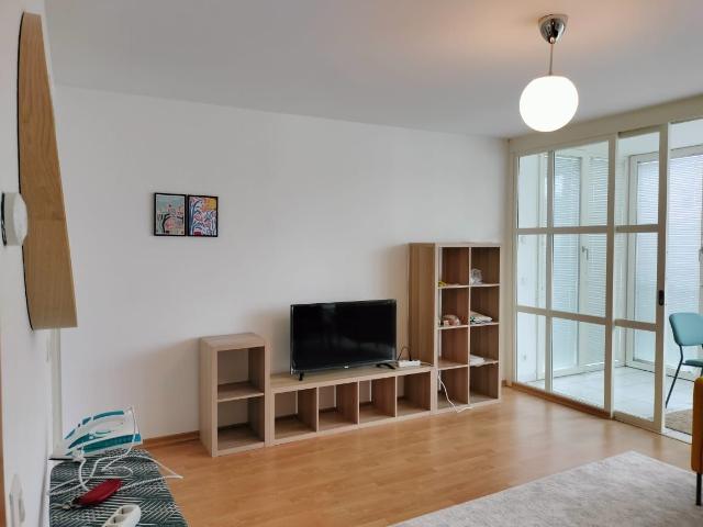 Stylish & Serene 1 Bedroom Oasis in Green Britz, Berlin Amsterdam Apartments for Rent