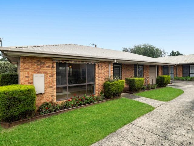 Stylish Simplicity in a Convenient Location