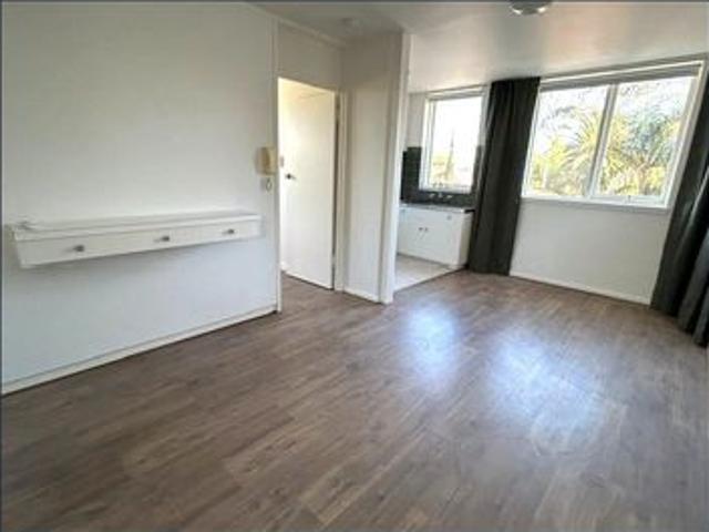Stylish simplicity in the heart of Elwood