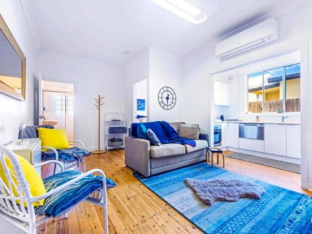 Stylish Single Level Unit in the Heart of Shoal Bay