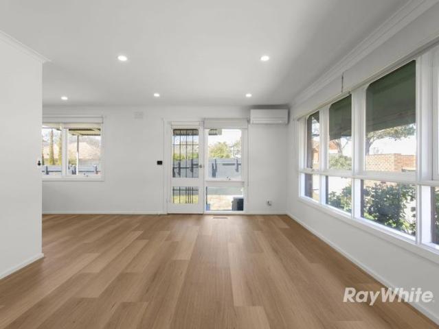 Stylish Single Level Villa with Spacious Outdoor Areas