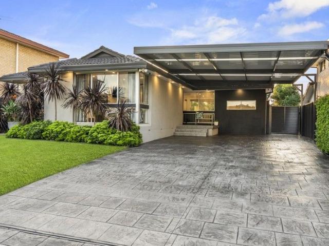 STYLISH SINGLE LEVEL FAMILY HOME