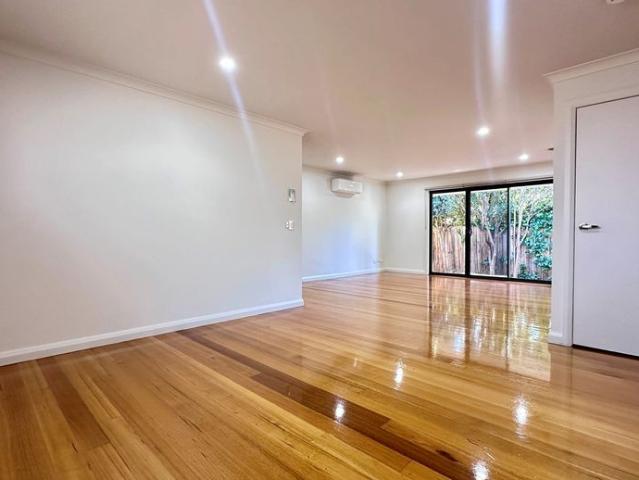 Stylish Single Level in Convenient Location