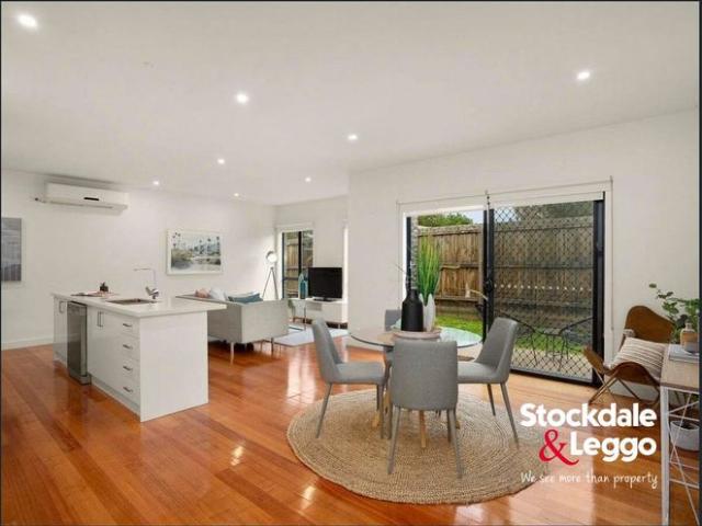 Stylish Single Level Living in a Convenient Location