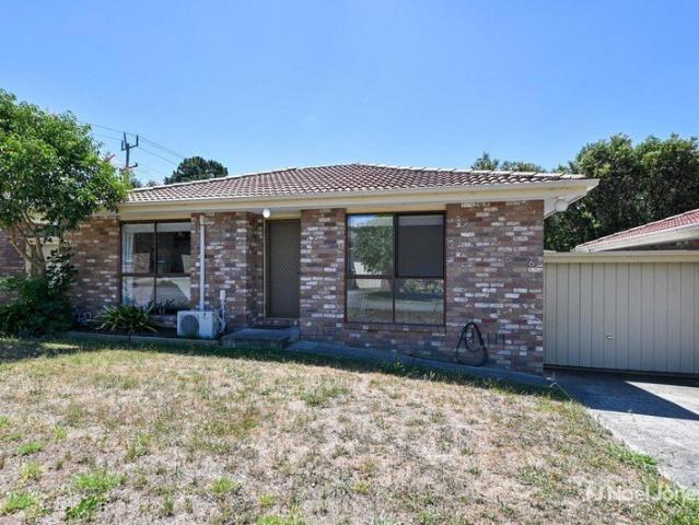 Stylish Single Level Living in a Convenient Location