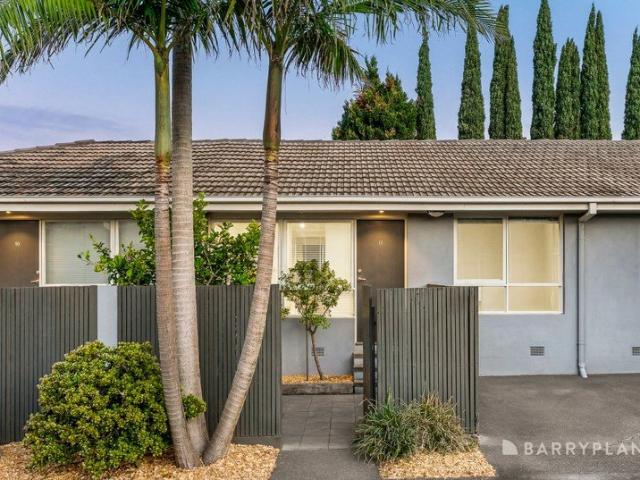 Stylish Single Level Living in a Peaceful Parkdale Pocket