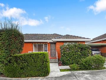 Stylish Single Level Living in a Prime Watsonia Location