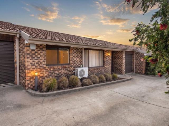 Stylish Single Level Living in a Quiet Setting