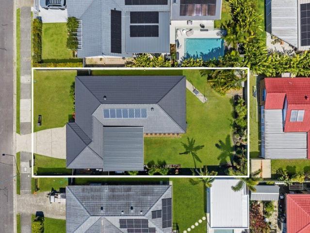 Stylish single level living in sought after location