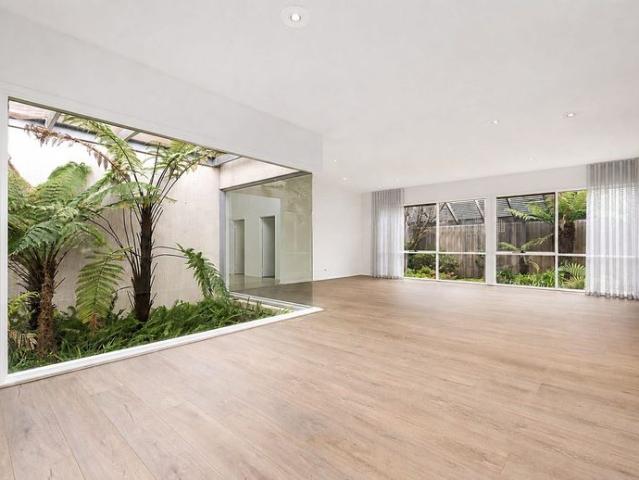Stylish Single Level Living with Northern Light & Exceptional Entertaining