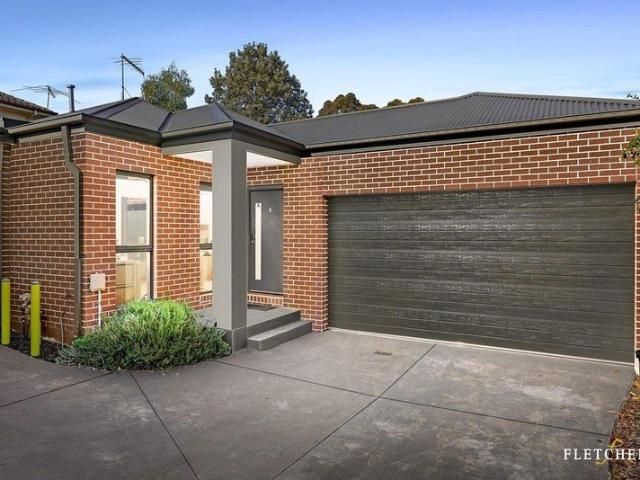 Stylish Single Level Living with Private Courtyard Retreat