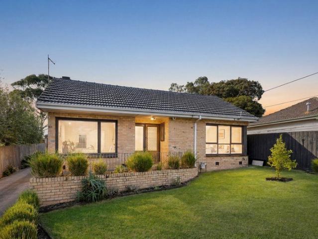 Stylish Single Level Living & No Body Corporate