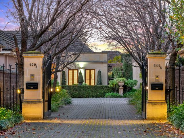 STYLISH & SOPHISICATED HOME, LOCATED IN THE EASTERN SUBURBS
