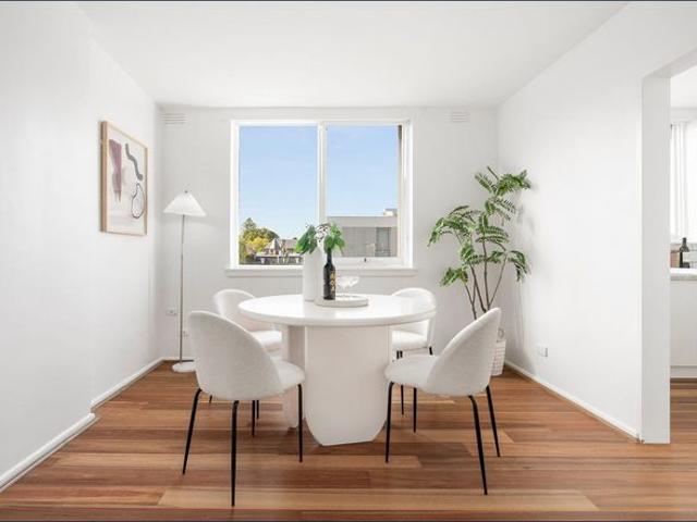 Stylish Sophisticated and Spacious as New 2 Bedroom Apartment