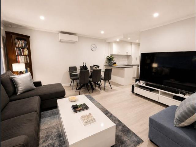 Stylish & Sophisticated Living in an Ideal Frankston Location!