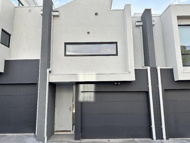 Stylish South Morang Living