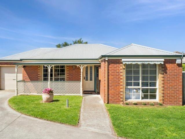 Stylish South Geelong Living with Space, Comfort & Convenience