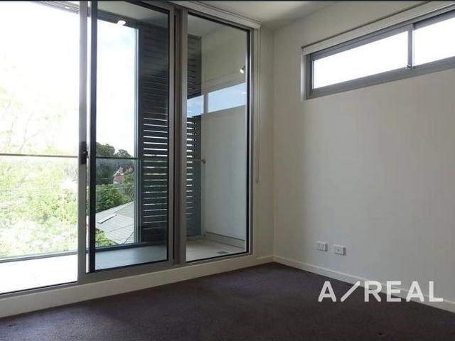 Stylish Space and Exceptional Convenience in Ivanhoe
