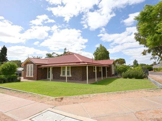 Stylish, Spacious & Move In Ready