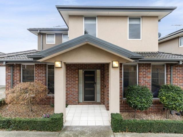 Stylish, Spacious & Move In Ready in the Heart of Sydenham