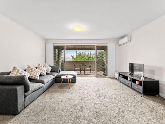 Stylish, Spacious & Move In Ready in the Heart of Upper Mount Gravatt