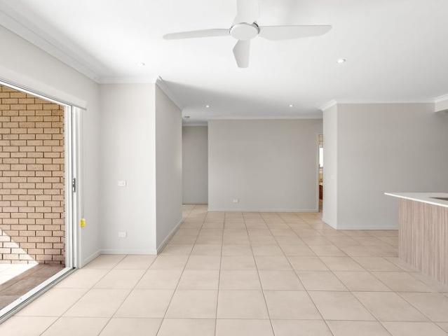 1 Week Free Rent Stylish & Spacious