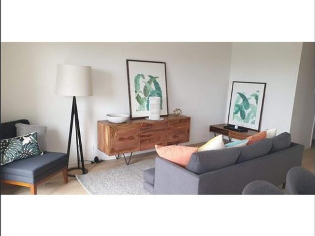 STYLISH, SPACIOUS AND MODERN 3 BEDROOM FAMILY HOME IN AN IDEAL LOCATION