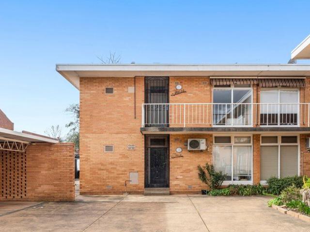 Stylish, Spacious and Steps from Everything
