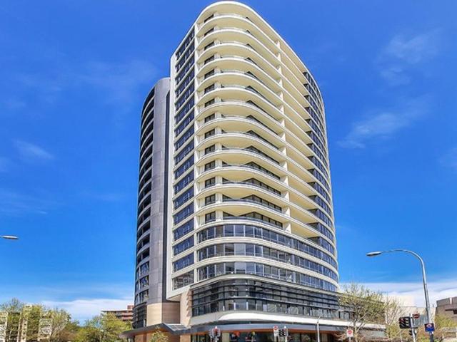 Stylish & Spacious Apartment with Huge Enclosed Balcony in the Heart of Bondi Junction
