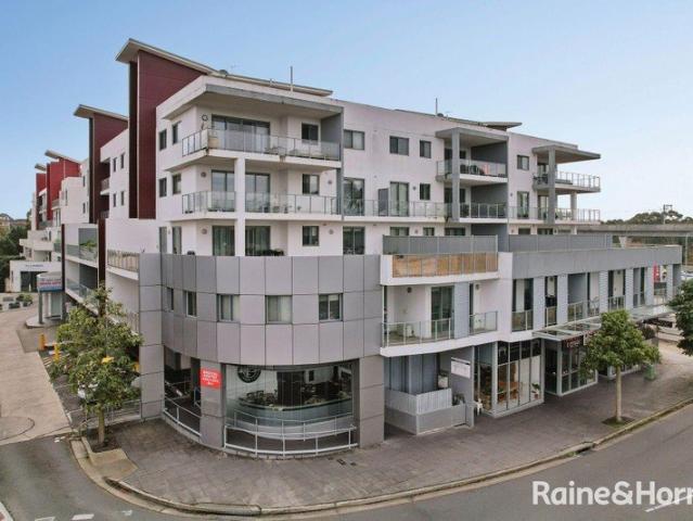 Stylish & Spacious Apartment in the Heart of Kellyville Ridge with Huge Courtyard