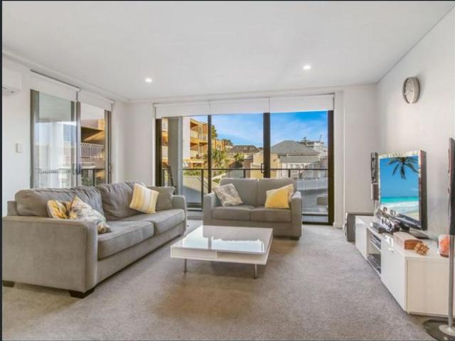 Stylish & Spacious Apartment in the Heart of Wollongong