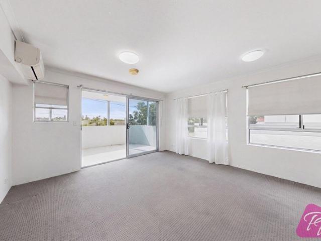 Stylish & Spacious Apartment in the Heart of Taringa