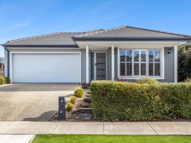Stylish & Spacious 'BayBreeze' Home