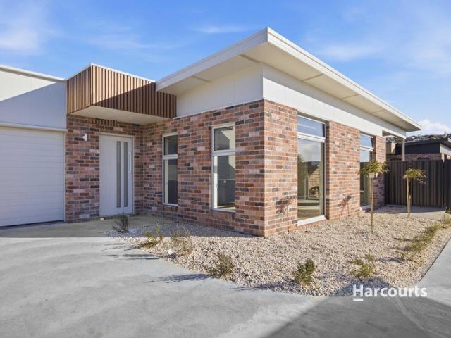 Stylish, Spacious & Brand New!